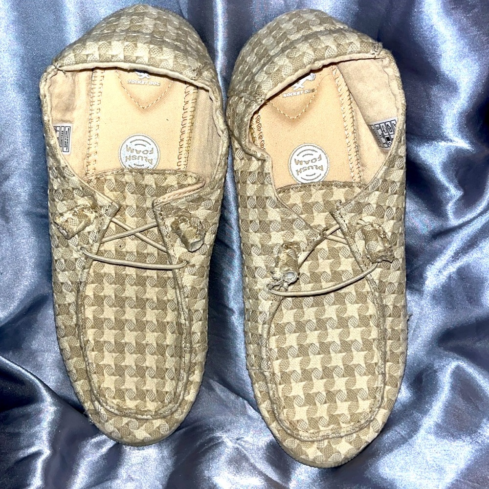 Rocket dog mellow women’s s 9.5 comfy loafers beige/cream